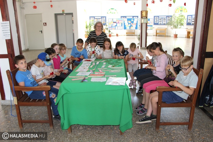 UJSAGCIKK Html M174fc377