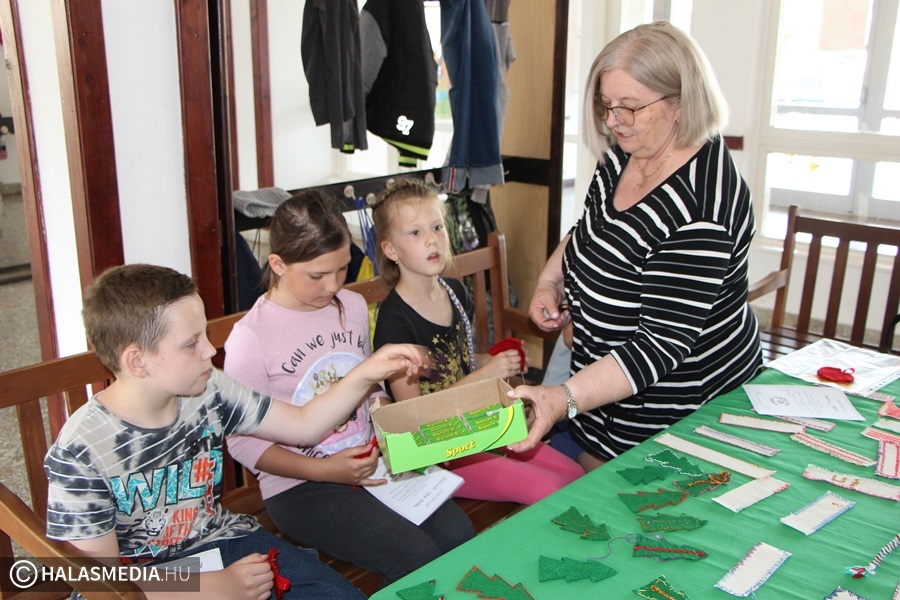 UJSAGCIKK Html M4d93e0e